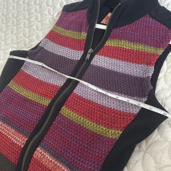 Ruff Hewn Colorful Woven Texture and Solid Black Back w/stretch Side Panels Sm - Picture 11 of 13